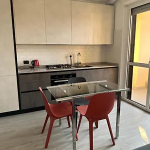 Appartamento Deluxe Comfortable With Balconie, Castellanza